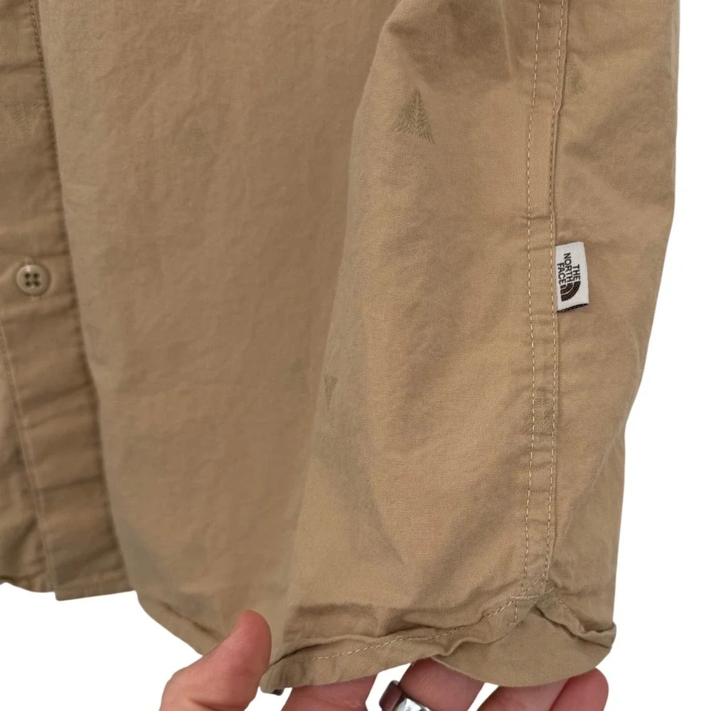 The North Face Button Up Mens XL Tan Short Sleeve NF0A55MP Embroidered Triangle